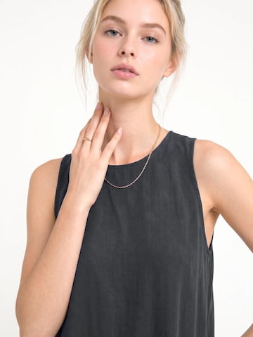 Robe No Matter What en noir