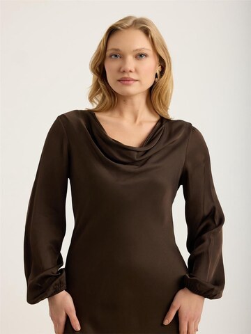 Robe HOME STORE en marron