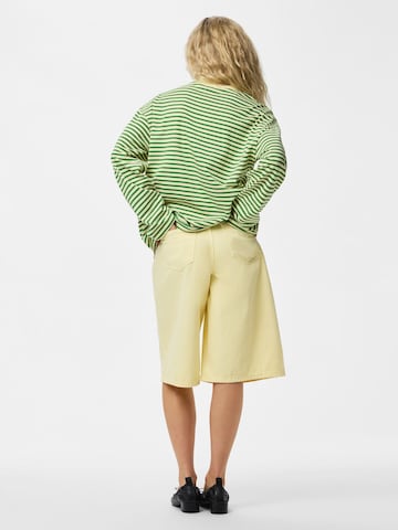 T-shirt 'PCSadie' PIECES en jaune