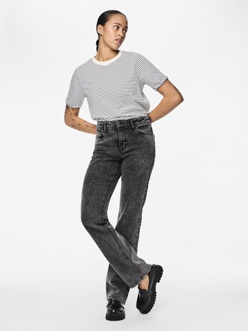 PIECES Regular Jeans 'Kelly' in Grey