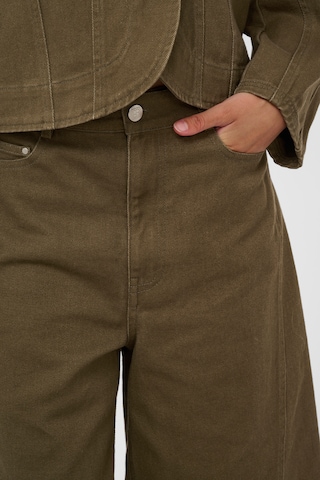 SOAKED IN LUXURY - Loosefit Calças 'Sanaga' em castanho