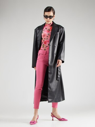 FREEMAN T. PORTER Slimfit Παντελόνι 'Alexa' σε ροζ