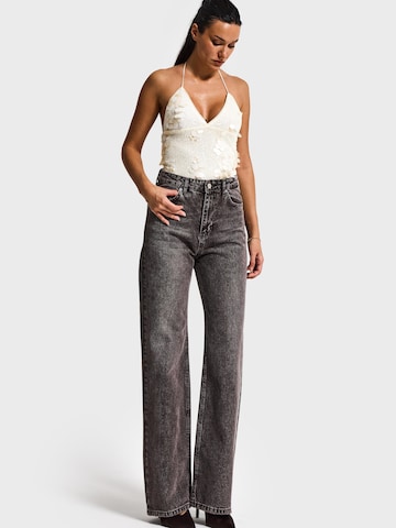 IT'S BASIC Regular Jeans 'EMMA STRAIGHT MID RISE JEANS' in Zwart