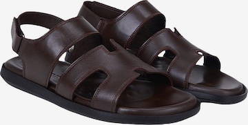 Desa Sandalen 'Sandalen' in Bruin: voorkant
