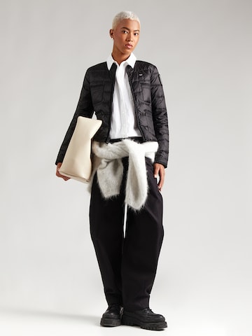 Blauer.USA Kevad-sügisjope, värv must