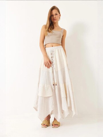 Bianco Lucci Skirt in White