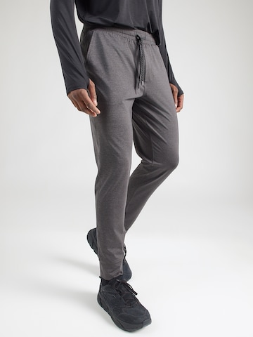 Tapered Pantaloni sportivi di SKECHERS in grigio: frontale