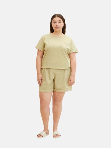 Tom Tailor Women + Loose fit Pleat-Front Pants in Green: front