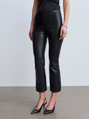 Dilvin Flared Leggings 'Gamaschen' in Zwart