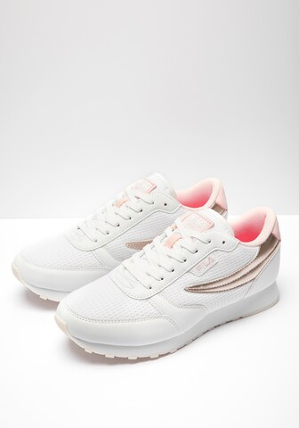 Baskets basses 'Orbit' FILA en blanc