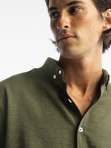 Giesto Button Up Shirt in Green: front