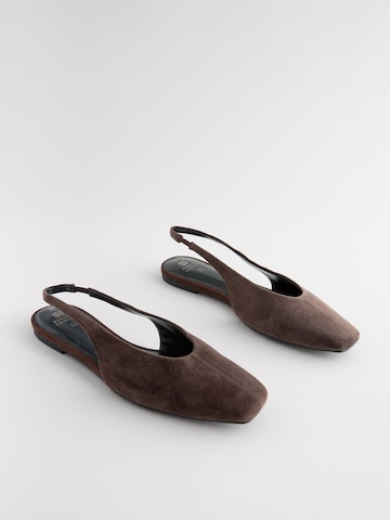 Next Slingpumps in Braun