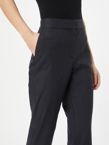 GANT Slim fit Trousers with creases in Black