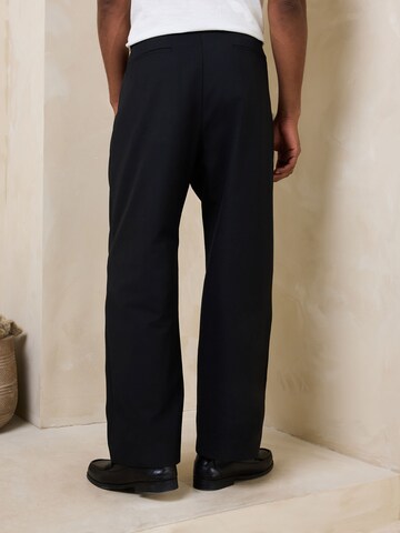 Loosefit Pantaloni con piega frontale 'N.Premium' di Next in nero