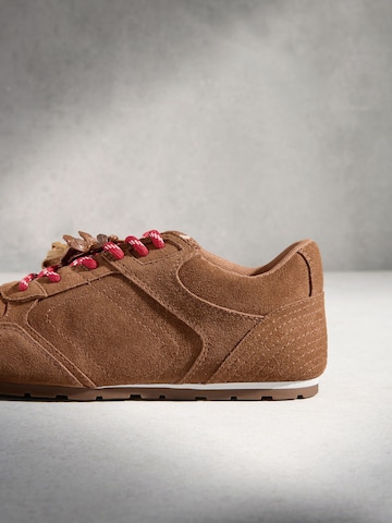 Next Platform trainers in Brown