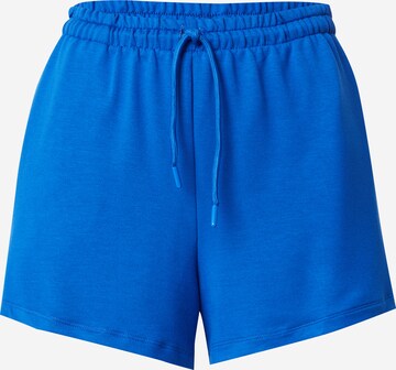 Trendyol Regular Shorts in Blau: predná strana