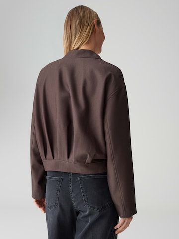 OPUS - Chaqueta de entretiempo 'Jelani' en marrón