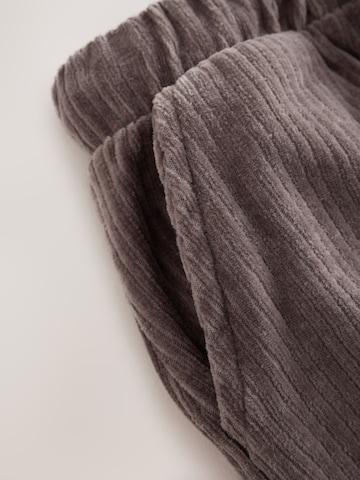Tapered Pantaloni de la Next pe gri