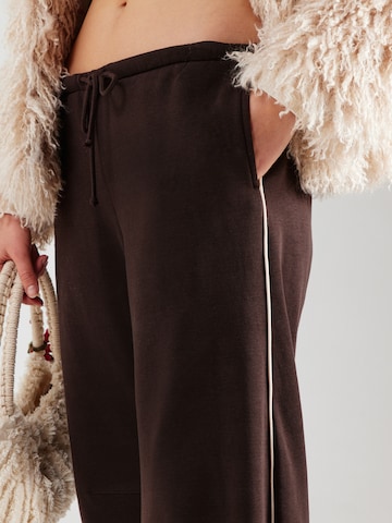 Loosefit Pantalon Monki en marron