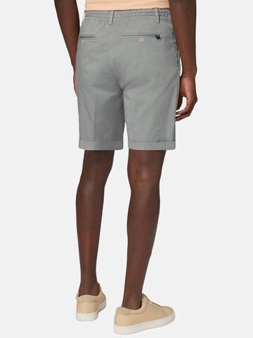 Boggi Milano Regular Shorts in Grün