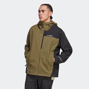 ADIDAS TERREX - Chaqueta de montaña en verde: frente