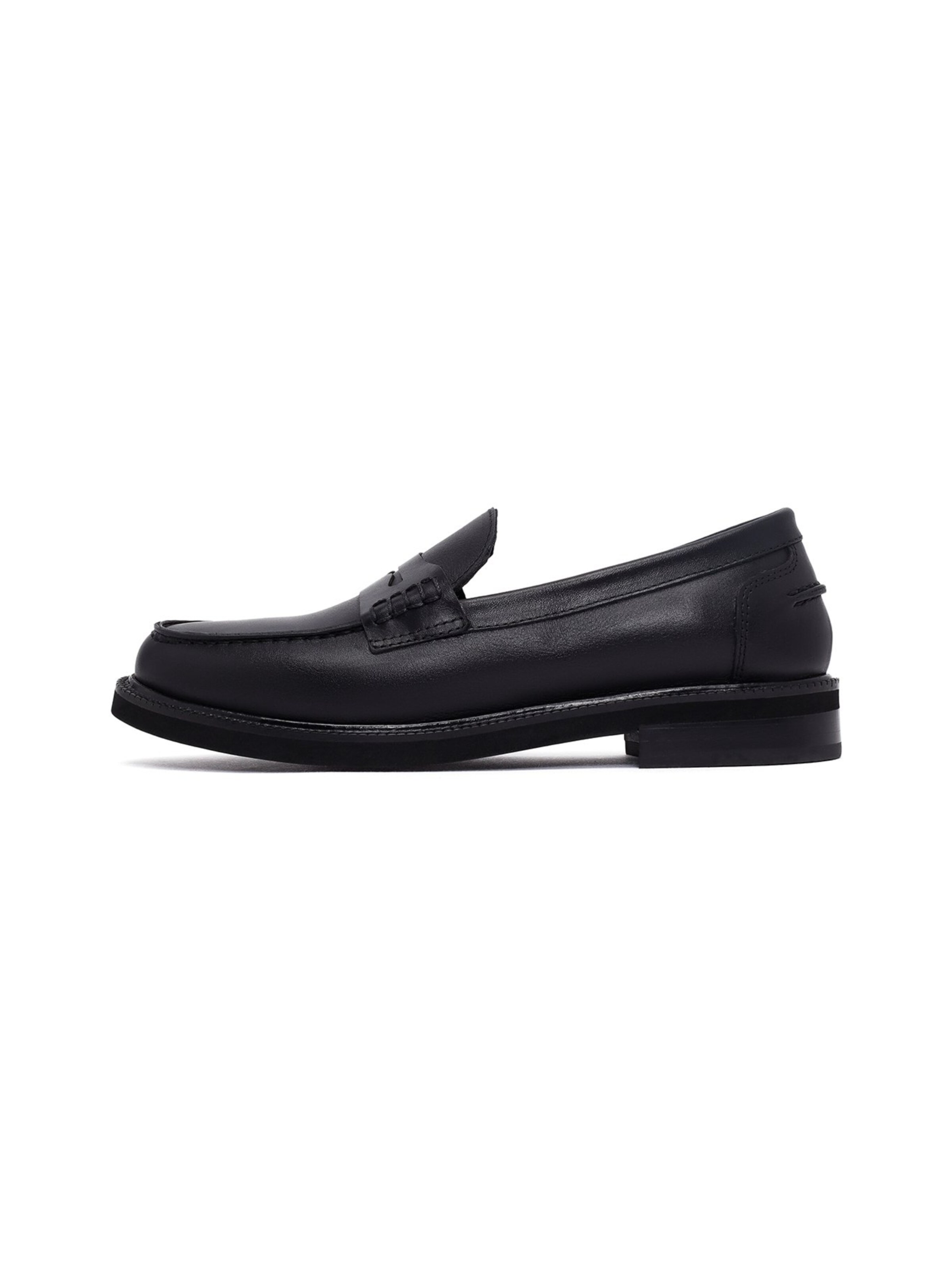 Derimod Loafer in Schwarz: Vorderseite
