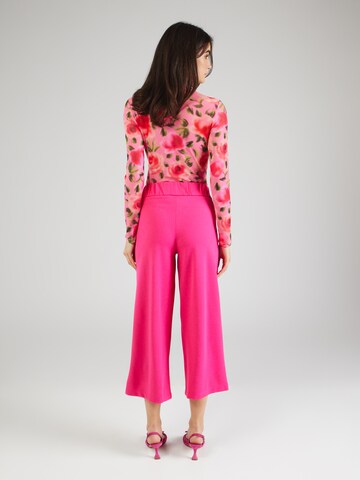 JDY Szeroka nogawka Spodnie 'Geggo' w kolorze różowy