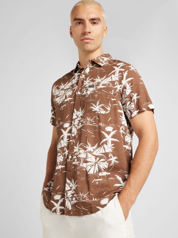 Brixton - Ajuste regular Camisa 'CHARTER' en marrón