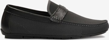 Kazar Moccasins in Black