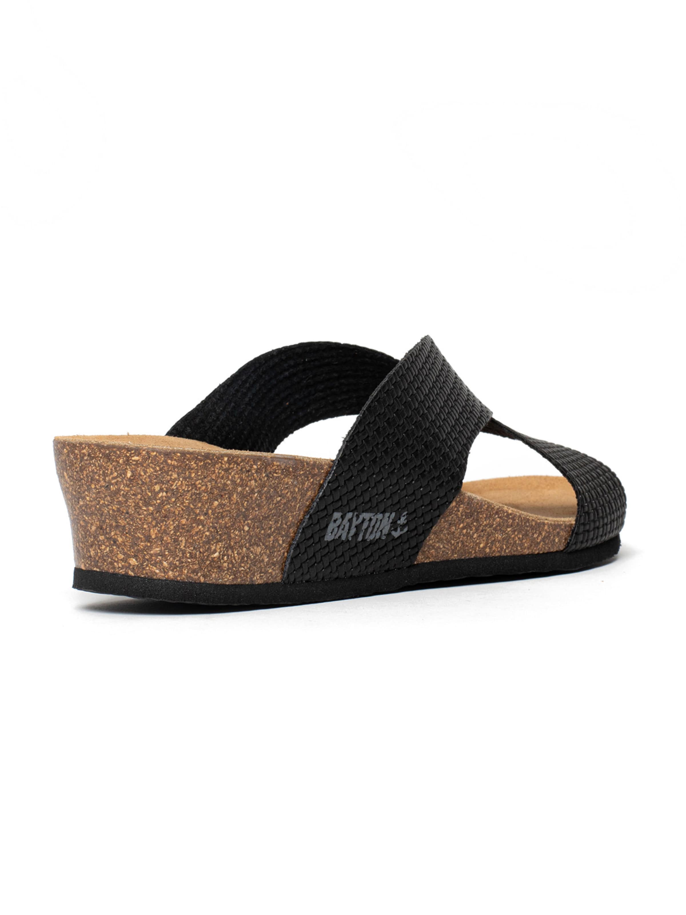 Saboți 'Marta' de la Bayton pe negru