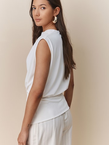 Top di Next in bianco