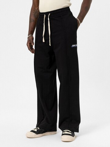 Loosefit Pantaloni 'Bee Balm' di VAMOS CLO in nero: frontale