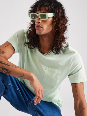 Tricou de la BLEND pe verde