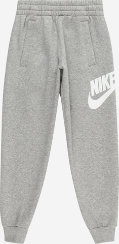 Tapered Pantaloni di Nike Sportswear in grigio: frontale