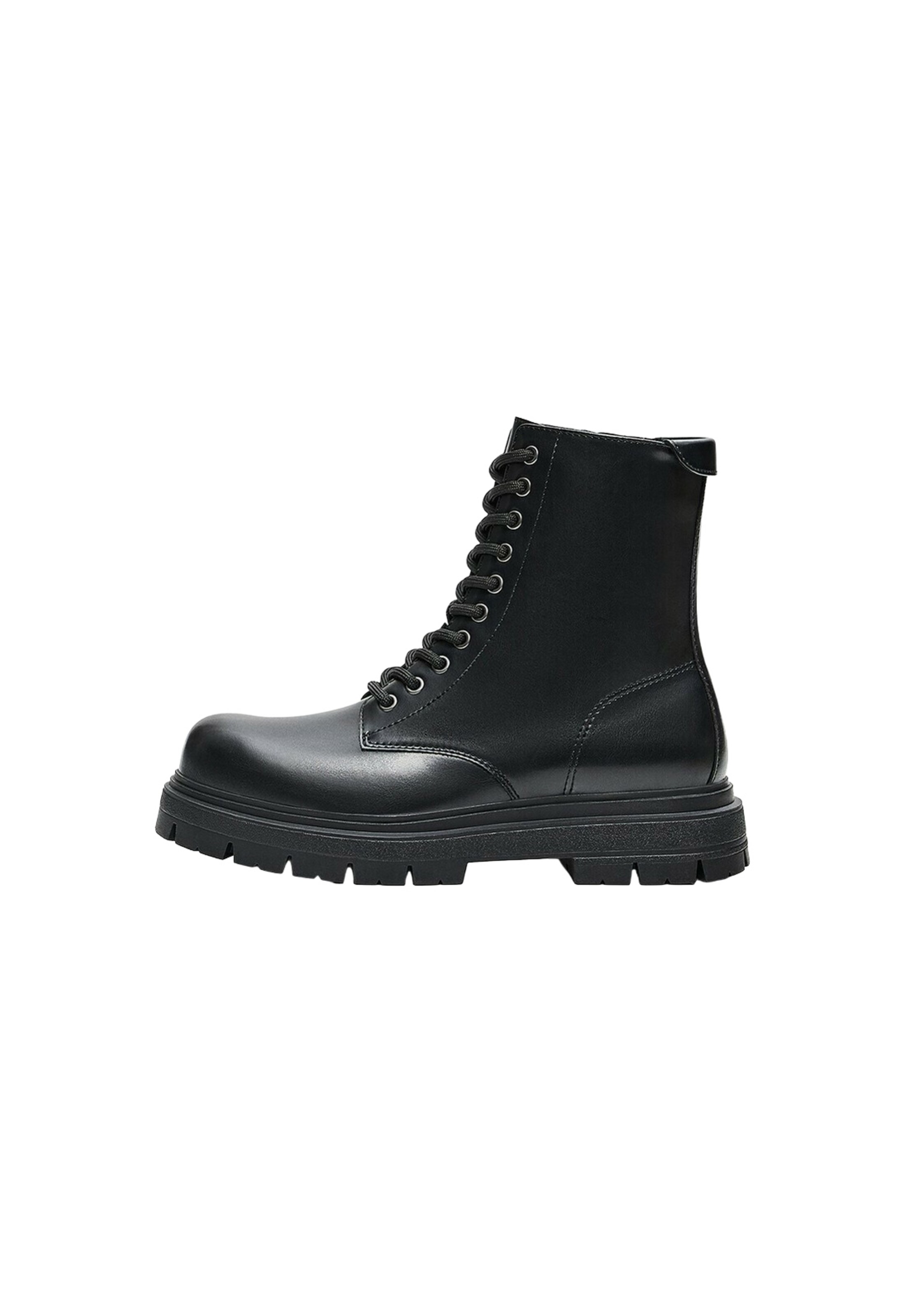 Bershka Boots med snörning i svart: framsida