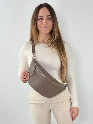 lePelou Fanny Pack in Grey: front