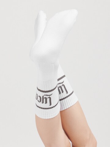 LYCATI exclusive for ABOUT YOU Ponožky 'Pale Mars' – bílá: zadní strana