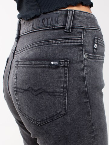 BIG STAR Tapered Jeans 'Maggie' in Zwart
