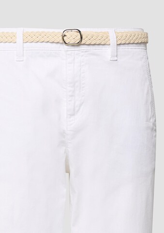 Regular Pantalon chino ' ' s.Oliver en blanc