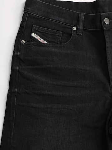 DIESEL - regular Vaquero 'REGULAR-SHORT' en negro