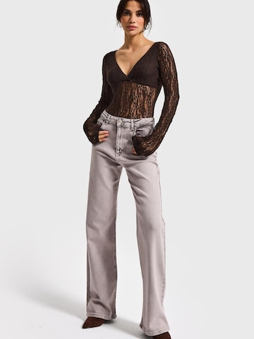 IT'S BASIC Regular Jeans 'Straight High Rise Jeans' in Beige: voorkant