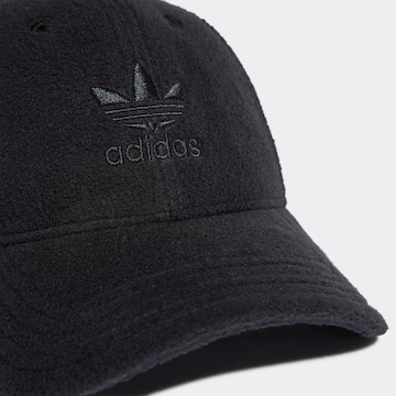 ADIDAS ORIGINALS Cap 'Adicolor Classic Trefoil Winter' in Schwarz