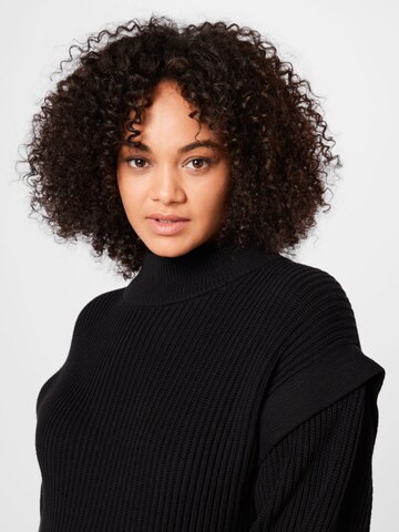 Selected Femme Curve Sweater in Black