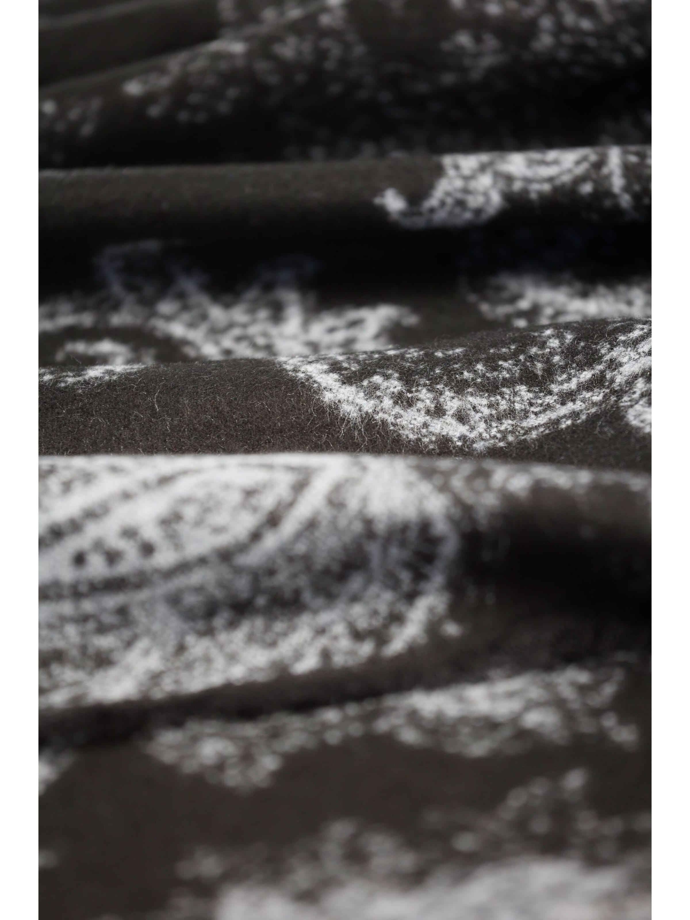Real Guys Scarf in Black