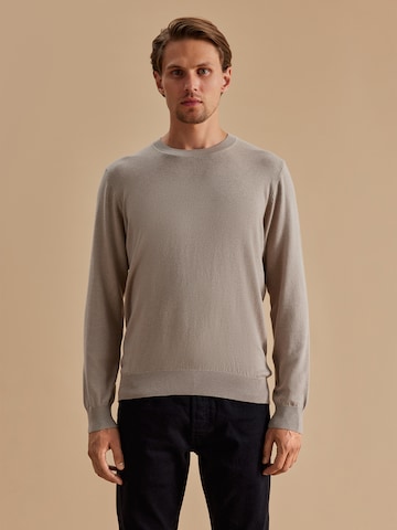 DAN FOX APPAREL Sweater 'Semih' in Grey: front