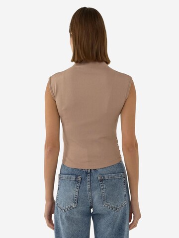 Hiccup Top in Brown
