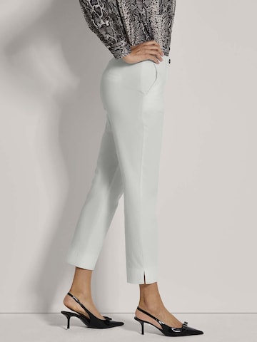 MADELEINE Tapered Hose in Weiß