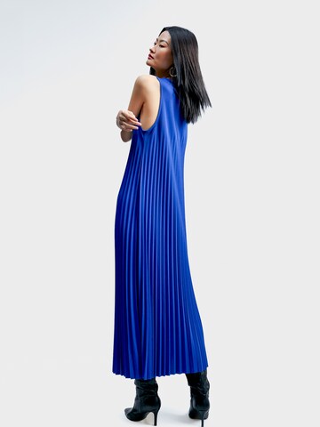 Lola Casademunt Kleid in Blau