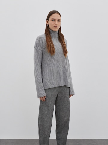 Pullover 'Allegra' di EDITED in grigio