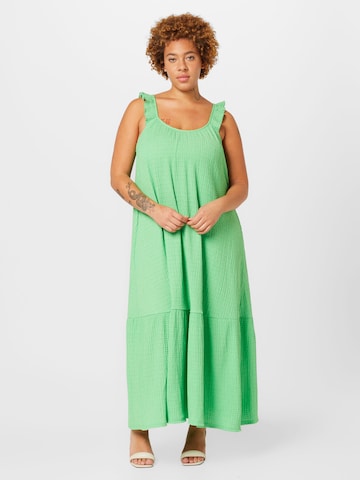 PIECES Curve Summer Dress in Green: front